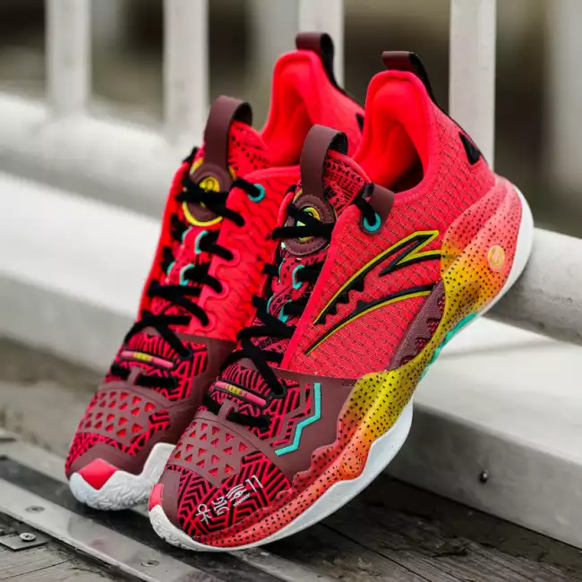 Kyrie irving shoes different colors online