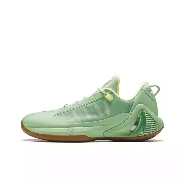 Hayward shoe top