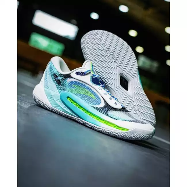 Kyrie irving blue hotsell