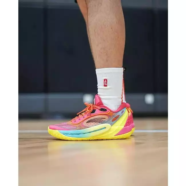 Kyrie Irving x Anta Shock Wave 6 - Red Yellow