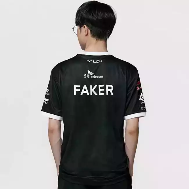 Kegøn 20XX uniform Se09d7078a78b4721a735b5725bff3